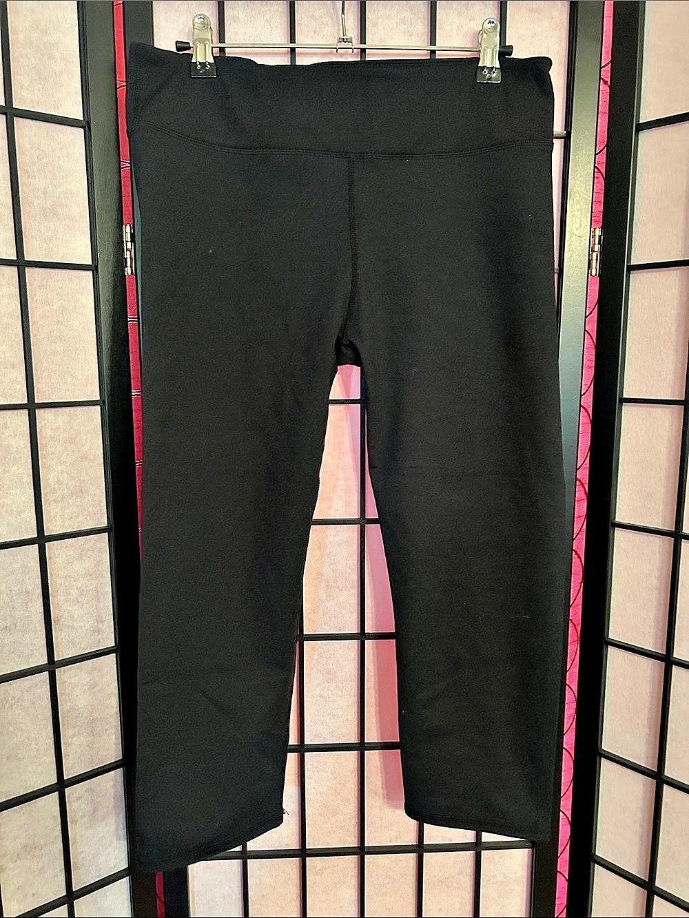 Fabletics Salar Black Capri Leggings